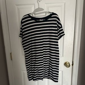 LONG STRIPED TEE
